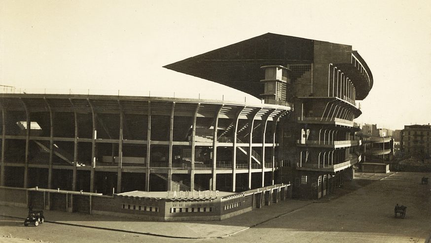 Mestalla con la tribuna recién inaugurada. Colección Pepe Roca